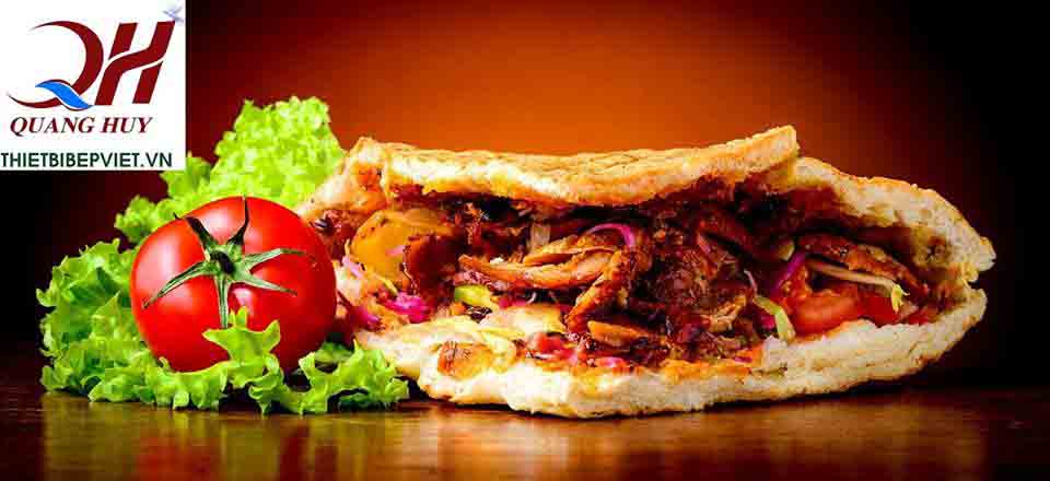 Bánh mì Doner Kebab nóng giòn, thơm ngon
