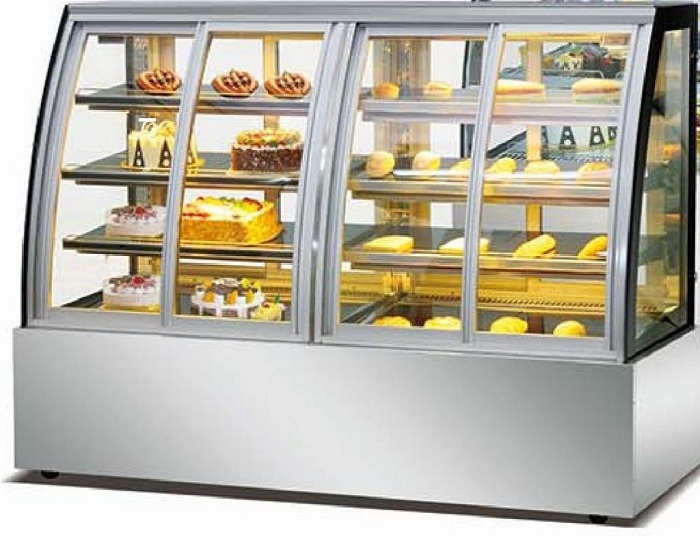 90% các đơn vị làm bánh kem tại Hà Nội hiện nay đều có sử dụng tủ trưng bày bánh kem