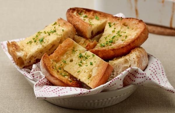 Bánh mì bơ tỏi