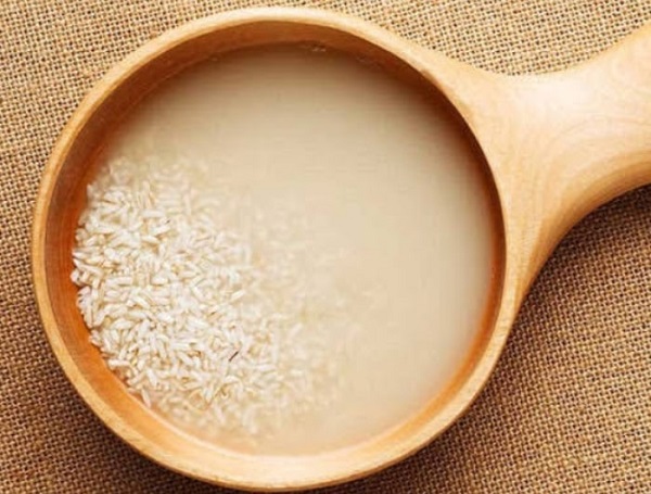 Ngâm gạo trước khi nấu để xôi mềm và dẻo hơn