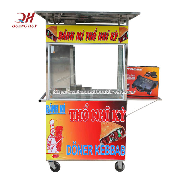 Thiết kế bàn chế biến tiện lợi của xe bán bánh mì Quang Huy