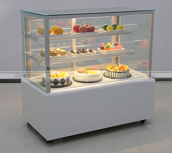 Tủ bánh ngọt kính đứng phù hợp với mọi không gian
