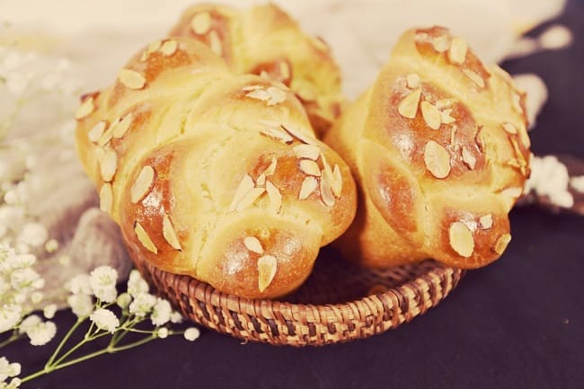 Học làm bánh mì hoa cúc chuẩn Pháp