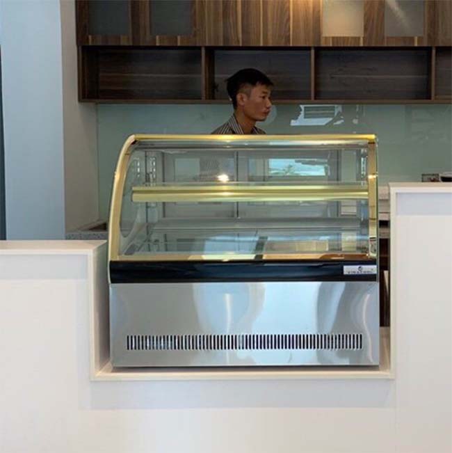 Tủ bánh kem kính cong 2 tầng để bàn màu gold