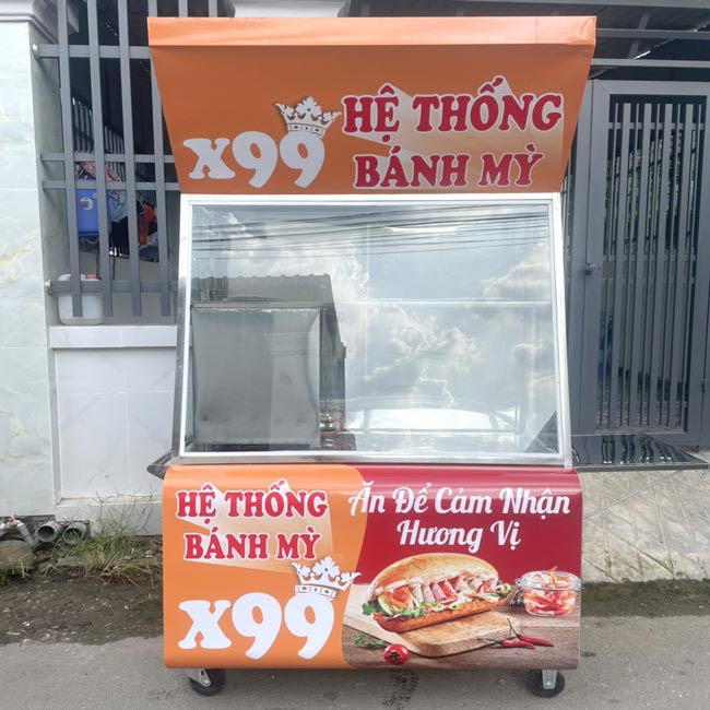 Xe bánh mì inox tại Quang Huy plaza