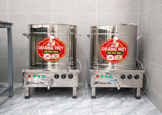 Nhiều qu&aacute;n ăn đầu tư bộ 2 nồi nấu phở điện