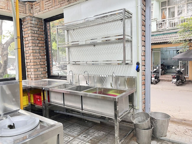 Khu vệ sinh dọn rửa