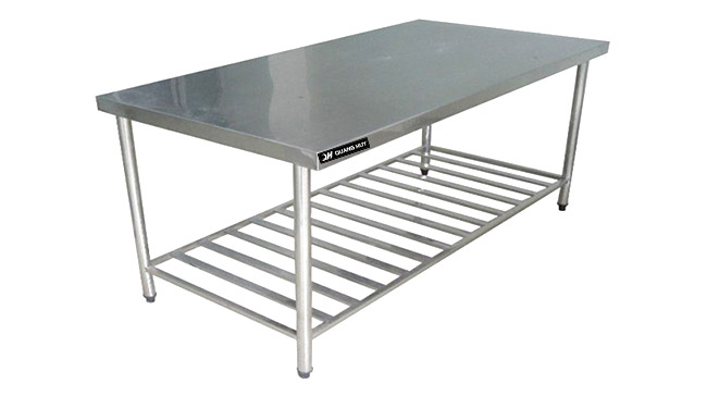 Bàn inox giá dưới nan mặt lót gỗ